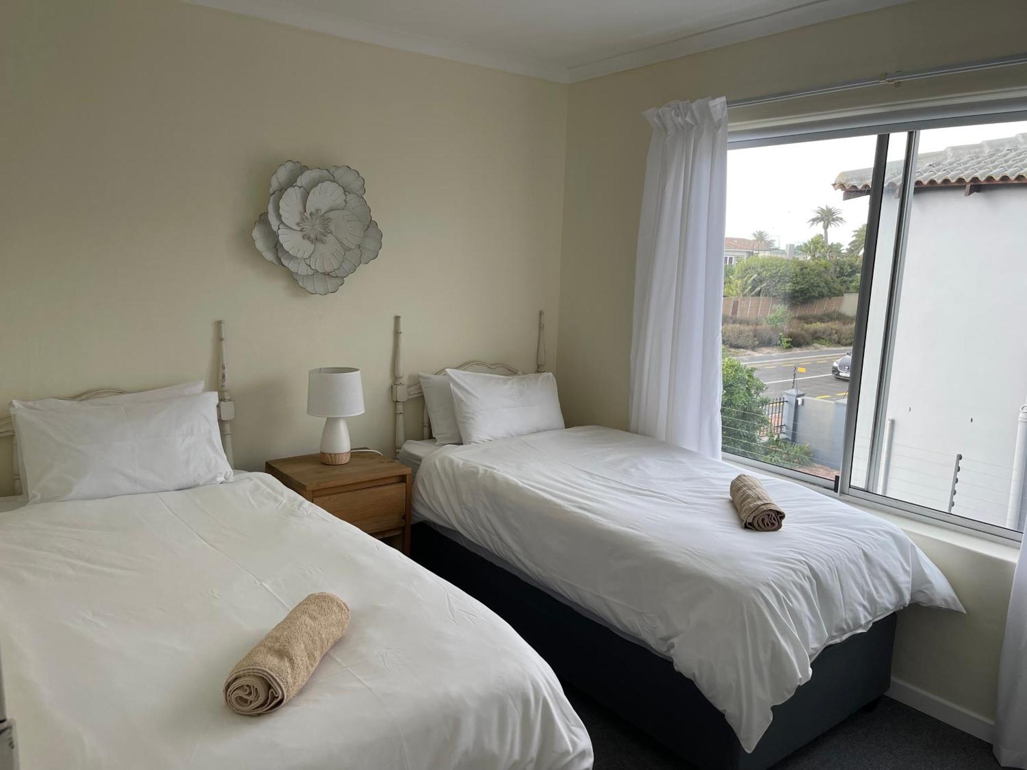 Silver Sunsets Self-Catering Apartments Kapstadt Exterior foto